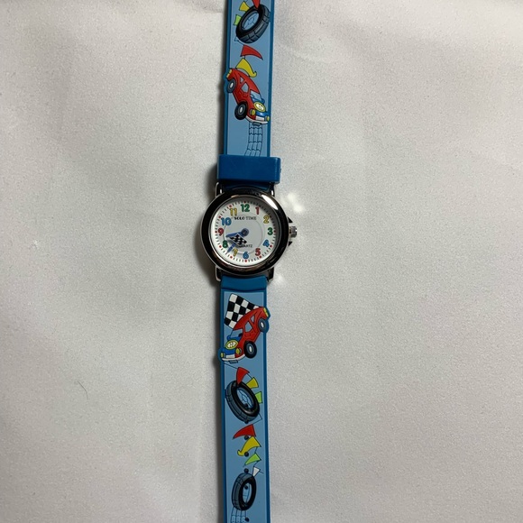 Boy Kids Watch (choose from 8 styles) - Picture 16 of 16